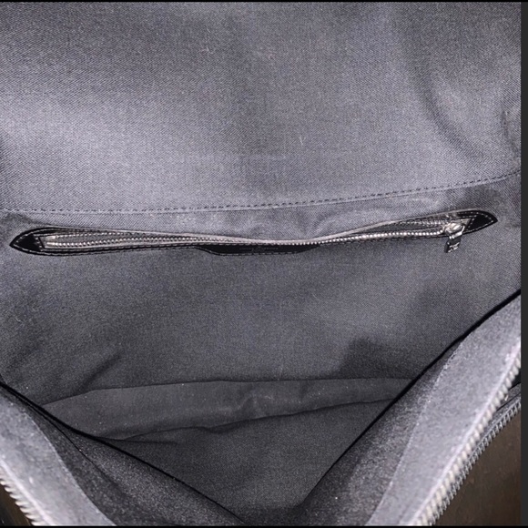 Black Louis Vuitton Messenger Bag - Picture 9 of 9